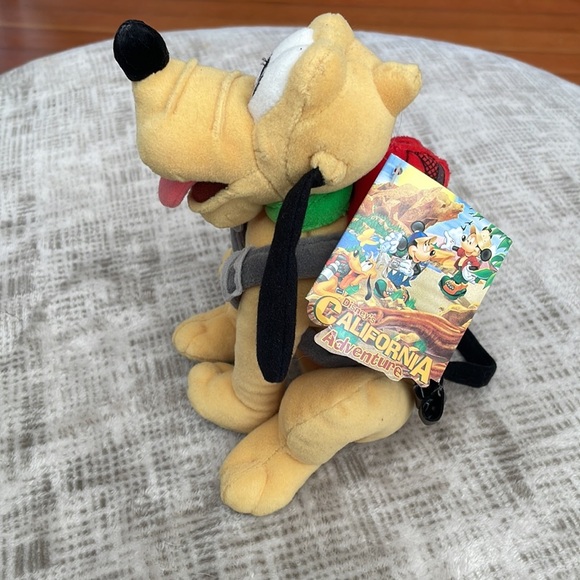Pluto Disney's California Adventure Pluto Hiking With Backpack Plush With Tag - Picture 2 of 4